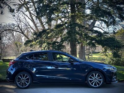 2018 Mazda Mazda3 - Thumbnail