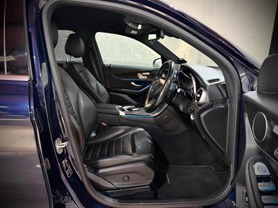 2016 Mercedes-Benz GLC 250 - Thumbnail