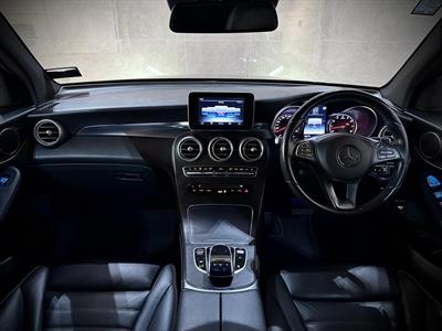 2016 Mercedes-Benz GLC 250 - Thumbnail