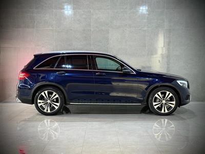 2016 Mercedes-Benz GLC 250 - Thumbnail