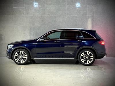 2016 Mercedes-Benz GLC 250 - Thumbnail