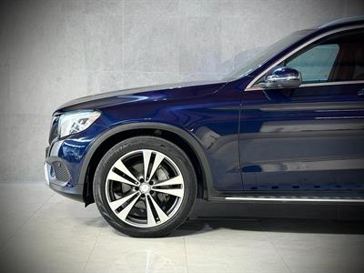 2016 Mercedes-Benz GLC 250 - Thumbnail