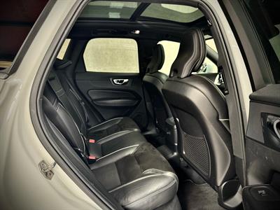2018 Volvo XC60 - Thumbnail