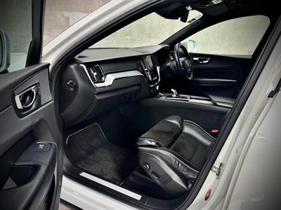 2018 Volvo XC60 - Thumbnail