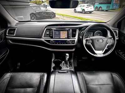 2017 Toyota Highlander - Thumbnail