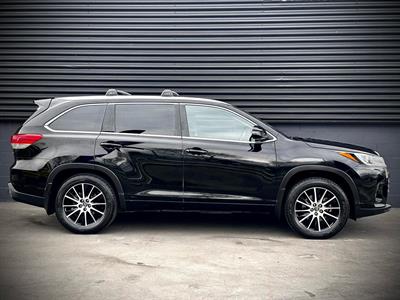 2017 Toyota Highlander - Thumbnail
