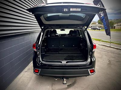 2017 Toyota Highlander - Thumbnail
