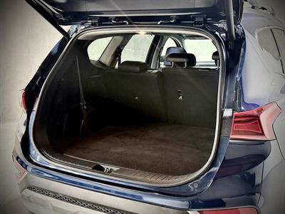 2019 Hyundai Santa Fe - Thumbnail