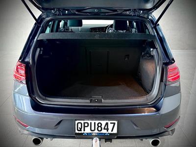 2017 Volkswagen Golf - Thumbnail