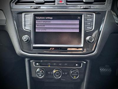 2017 Volkswagen Tiguan - Thumbnail