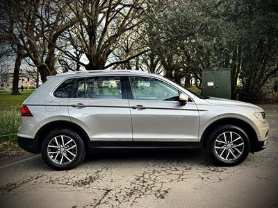 2017 Volkswagen Tiguan - Thumbnail