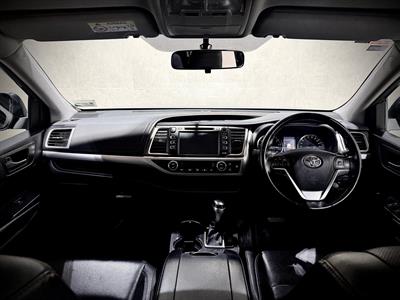 2017 Toyota Highlander - Thumbnail