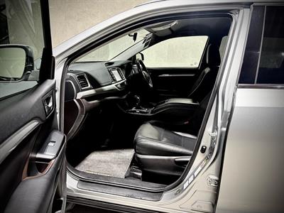2017 Toyota Highlander - Thumbnail