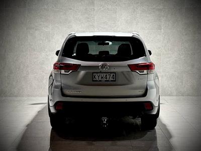2017 Toyota Highlander - Thumbnail