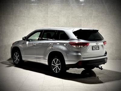 2017 Toyota Highlander - Thumbnail