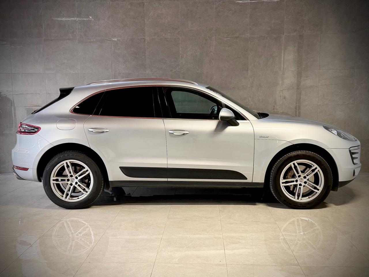 2015 Porsche Macan