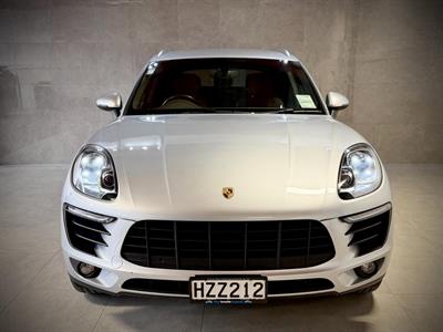 2015 Porsche Macan - Thumbnail