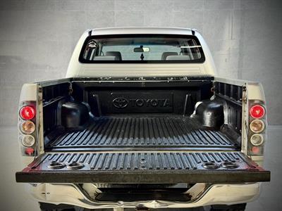 2006 Toyota Hilux - Thumbnail