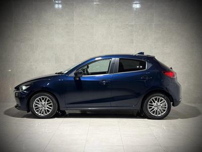 2023 Mazda Mazda2 - Thumbnail