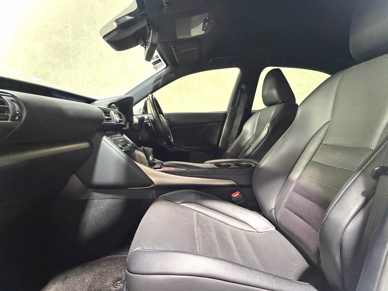 2019 Lexus Is350