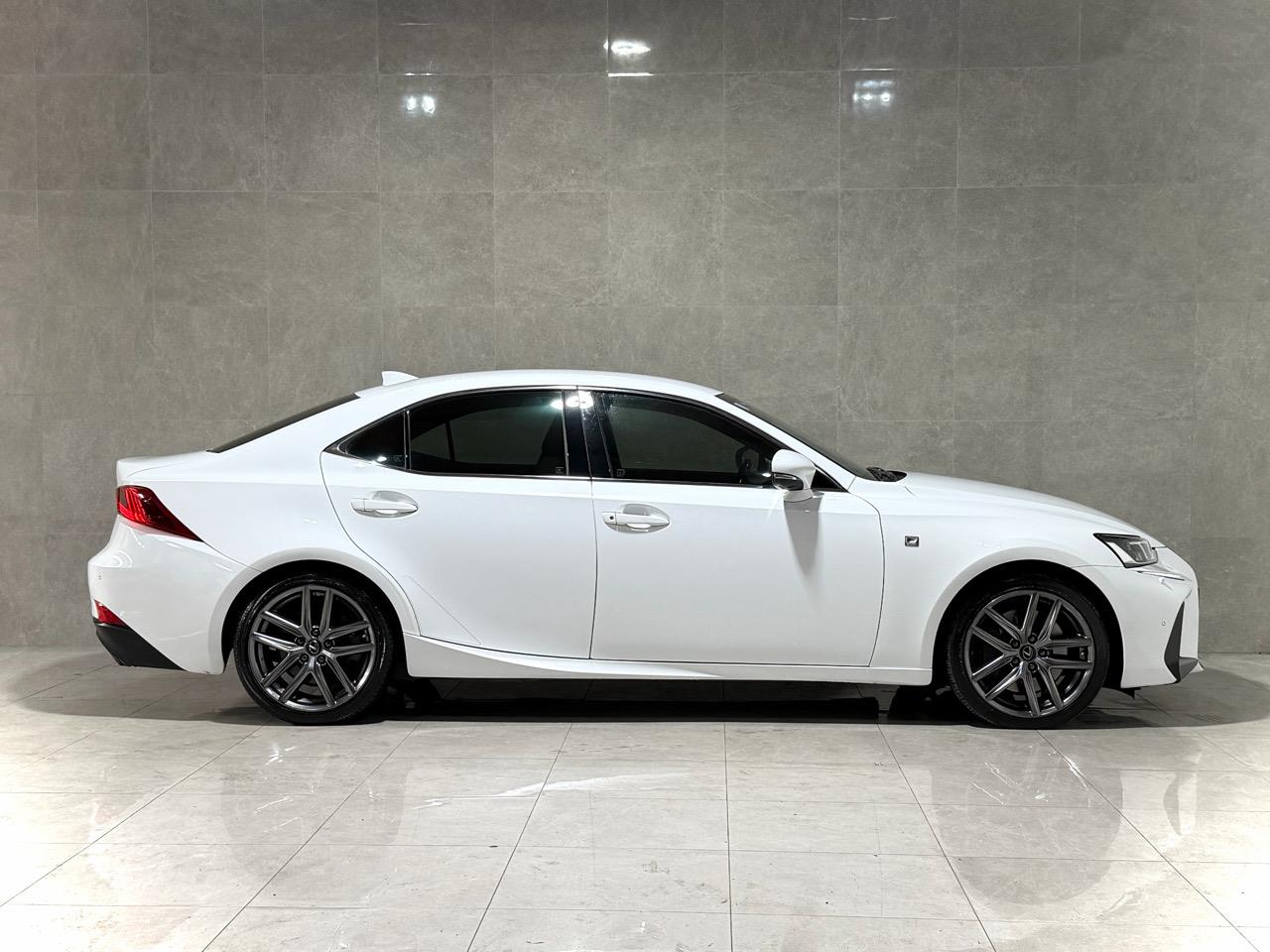 2019 Lexus Is350