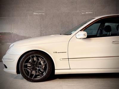 2006 Mercedes-Benz E 55 - Thumbnail