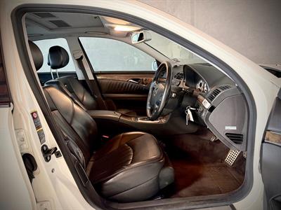 2006 Mercedes-Benz E 55 - Thumbnail