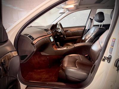 2006 Mercedes-Benz E 55 - Thumbnail