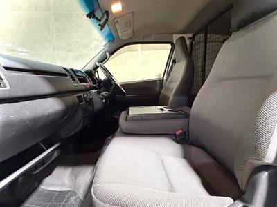 2020 Toyota Hiace - Thumbnail