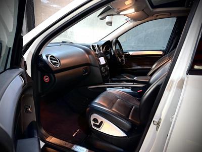 2010 Mercedes-Benz ML 63 - Thumbnail