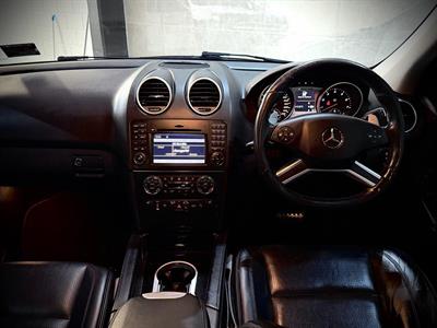 2010 Mercedes-Benz ML 63 - Thumbnail