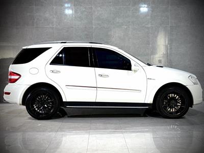2010 Mercedes-Benz ML 63 - Thumbnail