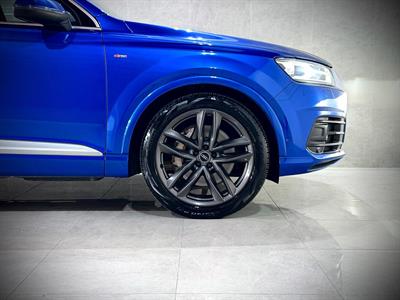 2017 Audi Q7 - Thumbnail