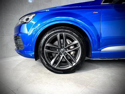 2017 Audi Q7 - Thumbnail