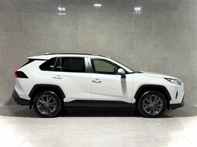 2022 Toyota Rav4 - Thumbnail