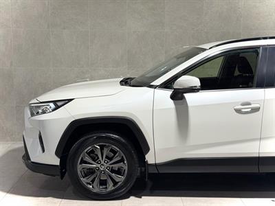 2022 Toyota Rav4 - Thumbnail