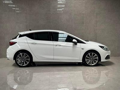 2018 Holden Astra - Thumbnail