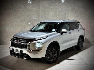 2022 Mitsubishi Outlander - Thumbnail