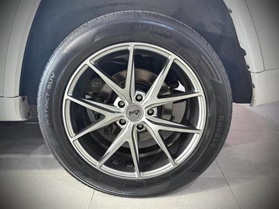 2018 Jeep Grand Cherokee - Thumbnail