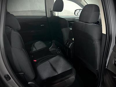 2021 Mitsubishi Outlander - Thumbnail