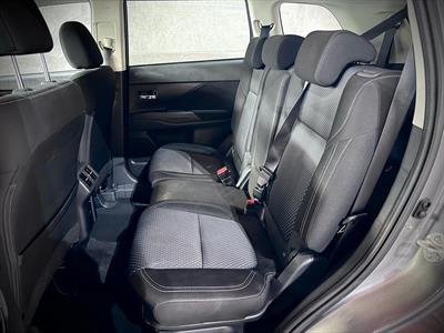 2021 Mitsubishi Outlander - Thumbnail