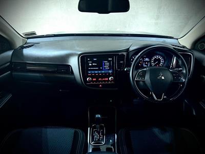 2021 Mitsubishi Outlander - Thumbnail