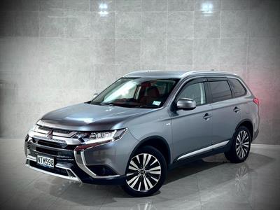 2021 Mitsubishi Outlander - Thumbnail