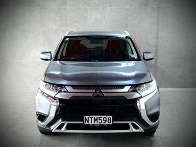 2021 Mitsubishi Outlander - Thumbnail