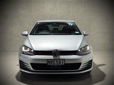 2016 Volkswagen Golf - Thumbnail