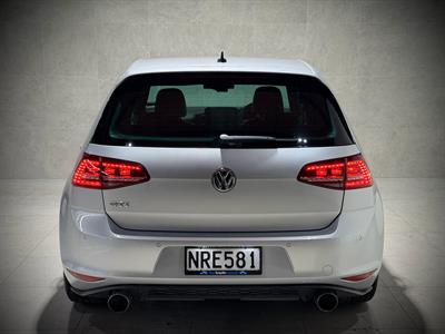 2016 Volkswagen Golf - Thumbnail