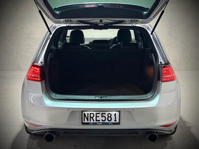 2016 Volkswagen Golf - Thumbnail