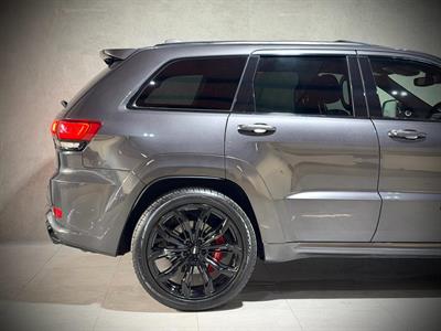 2019 Jeep Grand Cherokee - Thumbnail