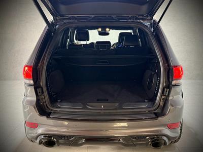 2019 Jeep Grand Cherokee - Thumbnail