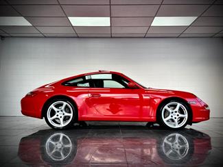 2005 Porsche 911 - Thumbnail